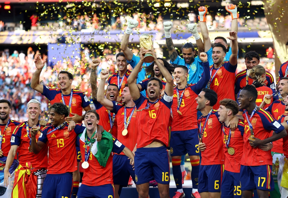 dan sao tay ban nha an mung chuc vo dich world cup 2026, messi ngam ngui cay dang hinh anh 2