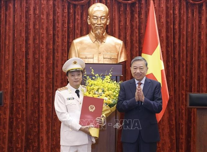 tong bi thu, chu tich nuoc to lam trao quyet dinh thang quan ham thuong tuong cho thu truong bo cong an Dang hong Duc hinh anh 1