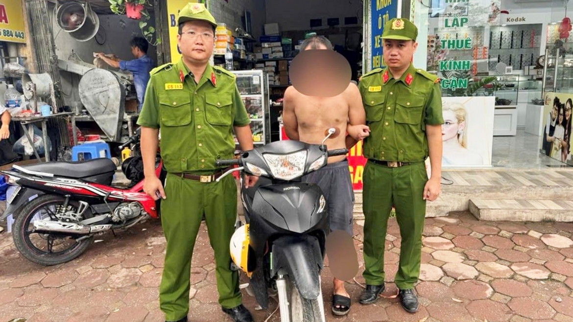 nhanh chong bat giu doi tuong trom cap xe may tai cho nhon, ha noi hinh anh 1