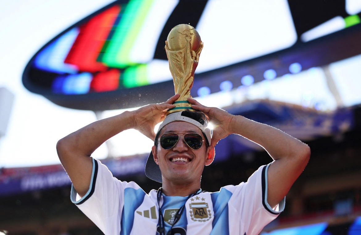 sieu pham o hiep phu giup argentina ha thuy si, thang tien vao ban ket world cup hinh anh 30