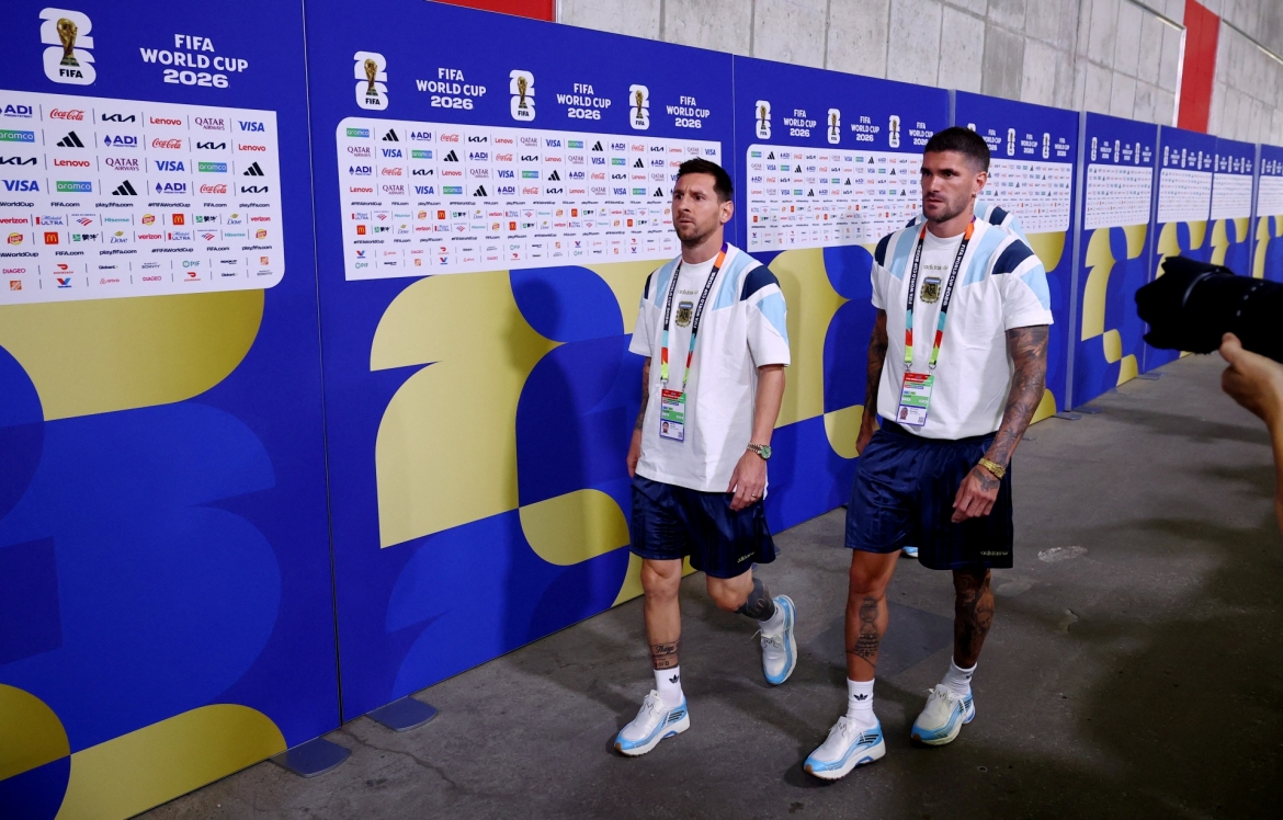 sieu pham o hiep phu giup argentina ha thuy si, thang tien vao ban ket world cup hinh anh 26