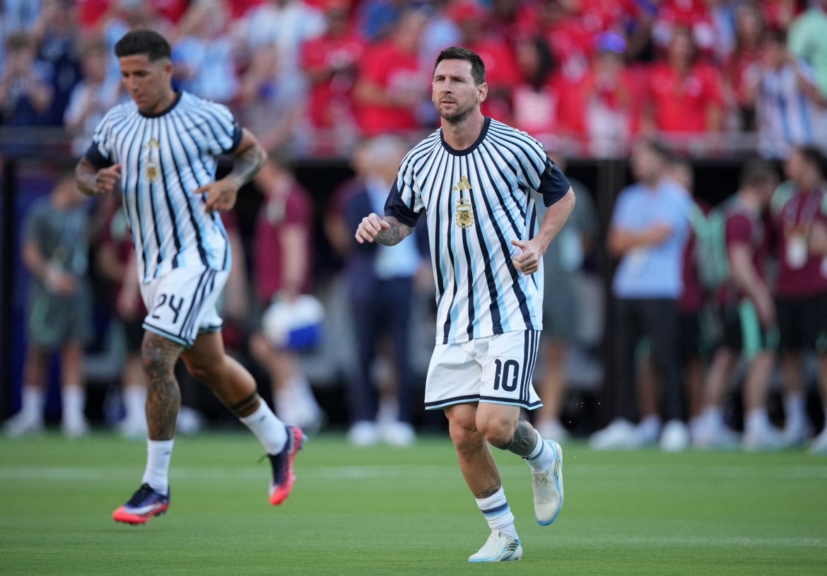 sieu pham o hiep phu giup argentina ha thuy si, thang tien vao ban ket world cup hinh anh 23