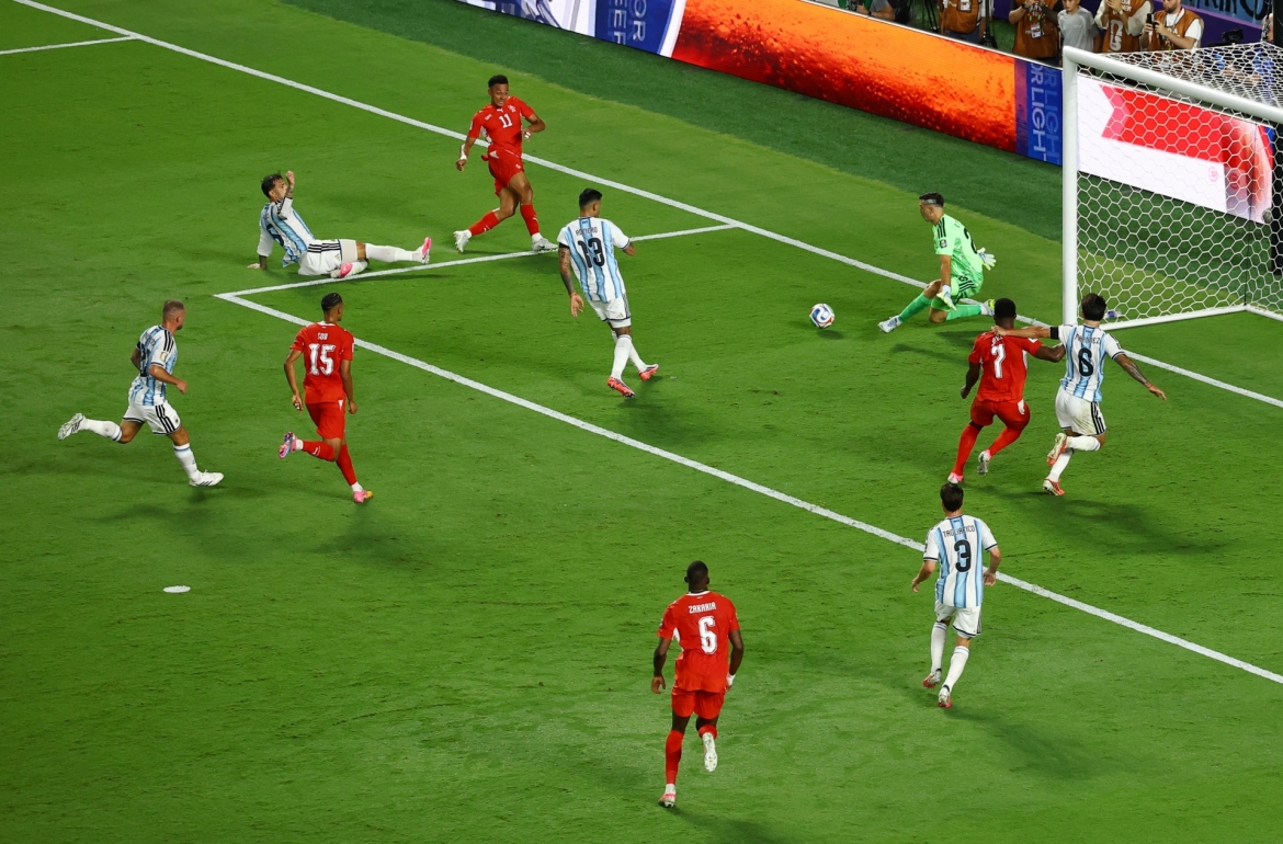sieu pham o hiep phu giup argentina ha thuy si, thang tien vao ban ket world cup hinh anh 13