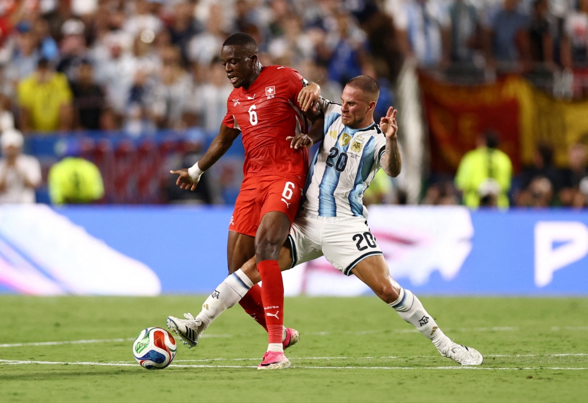 sieu pham o hiep phu giup argentina ha thuy si, thang tien vao ban ket world cup hinh anh 8
