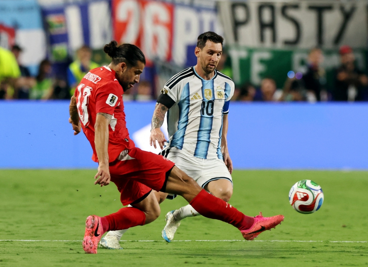 sieu pham o hiep phu giup argentina ha thuy si, thang tien vao ban ket world cup hinh anh 7