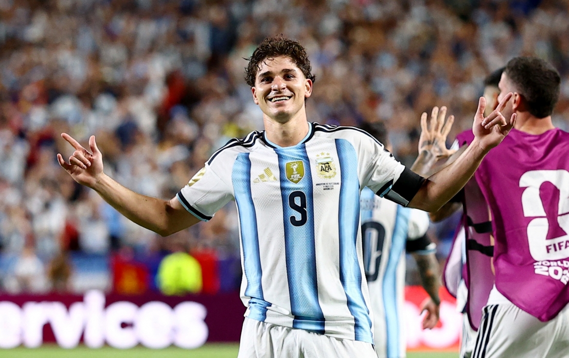 sieu pham o hiep phu giup argentina ha thuy si, thang tien vao ban ket world cup hinh anh 4