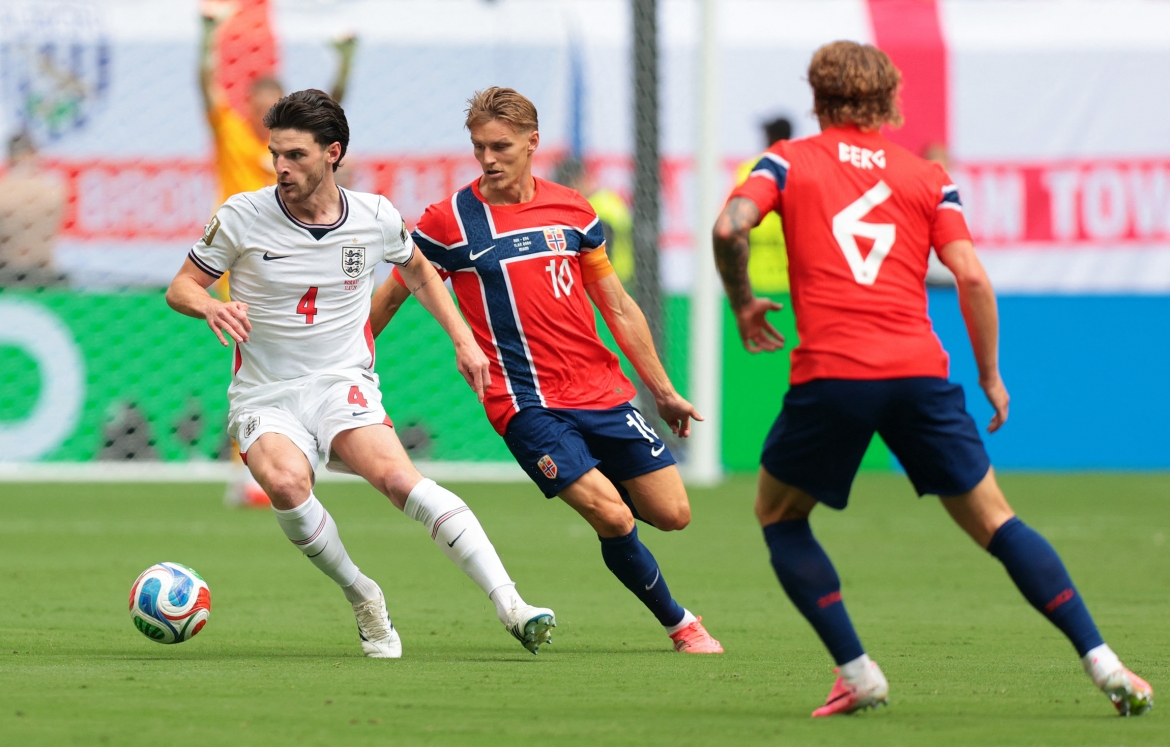 bellingham ruc sang, anh danh bai na uy de vao ban ket world cup 2026 hinh anh 49