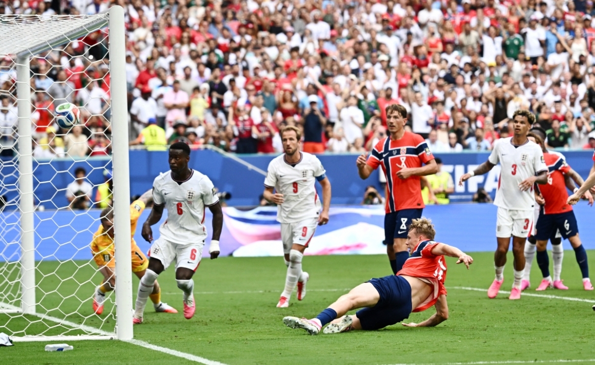 bellingham ruc sang, anh danh bai na uy de vao ban ket world cup 2026 hinh anh 69