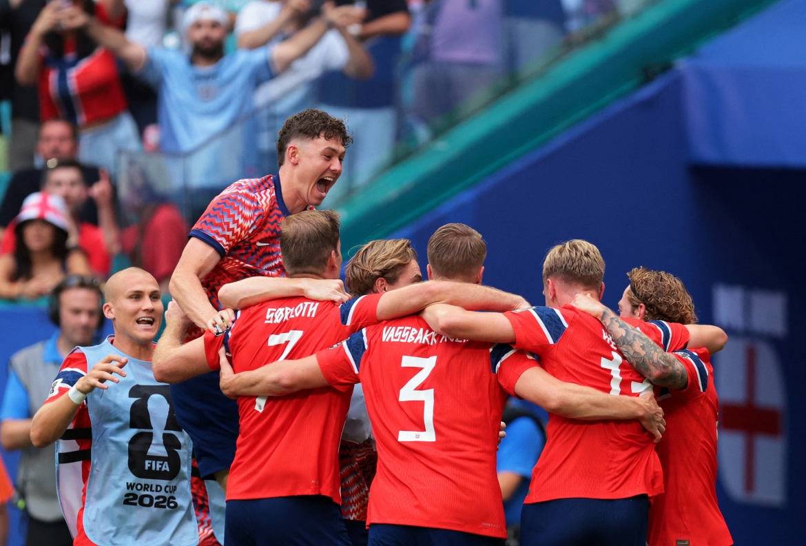 bellingham ruc sang, anh danh bai na uy de vao ban ket world cup 2026 hinh anh 71
