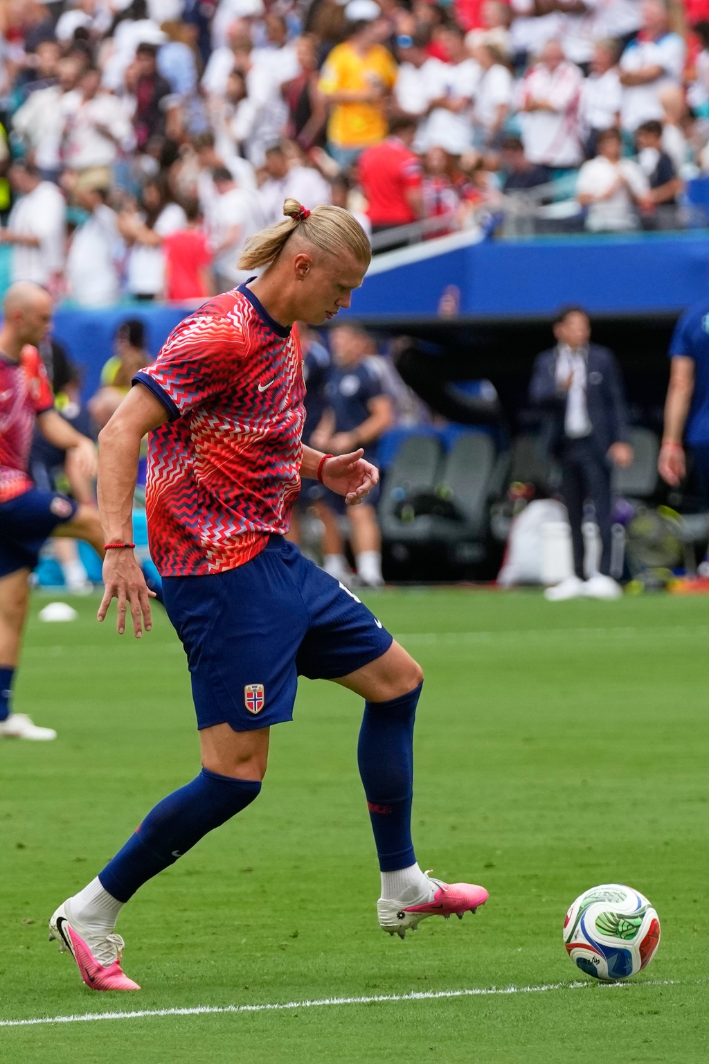 bellingham ruc sang, anh danh bai na uy de vao ban ket world cup 2026 hinh anh 30