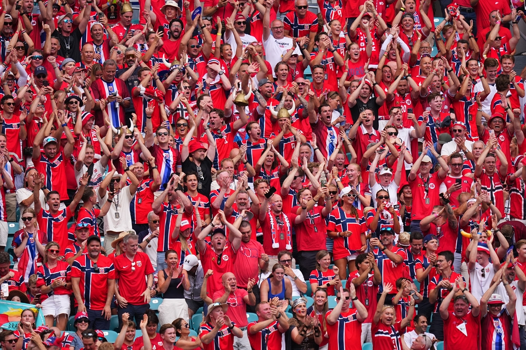 bellingham ruc sang, anh danh bai na uy de vao ban ket world cup 2026 hinh anh 32