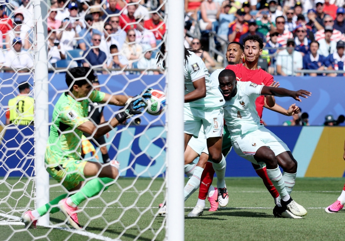 mbappe tu toi do thanh nguoi hung, phap loai morocco, thang tien ban ket world cup hinh anh 1