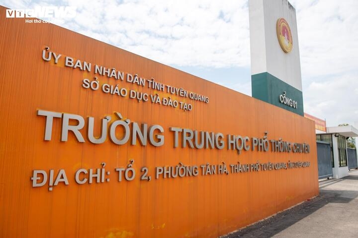 chieu nay 9 7, tuyen quang hop bao thong tin vu 146 diem 10 mon toan hinh anh 2