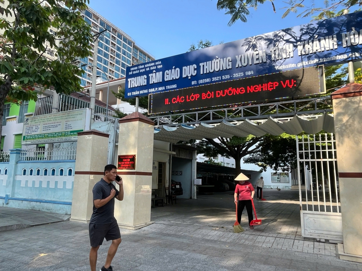khanh hoa du kien giam 248 truong cong lap, hoan thanh phuong an truoc 24 7 hinh anh 1