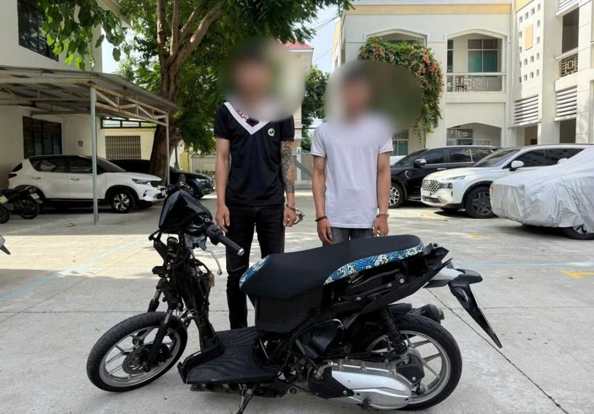Da nang bat giu 2 doi tuong thuc hien hang loat vu trom tai san tren o to hinh anh 1