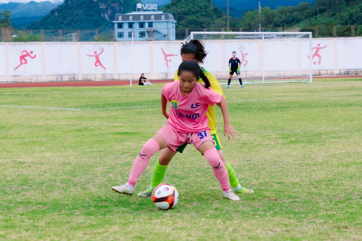 khai mac giai bong da nu vo dich u16 quoc gia 2026 hinh anh 5