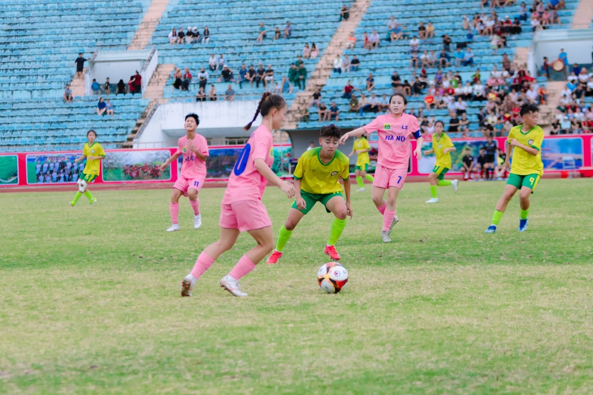 khai mac giai bong da nu vo dich u16 quoc gia 2026 hinh anh 4