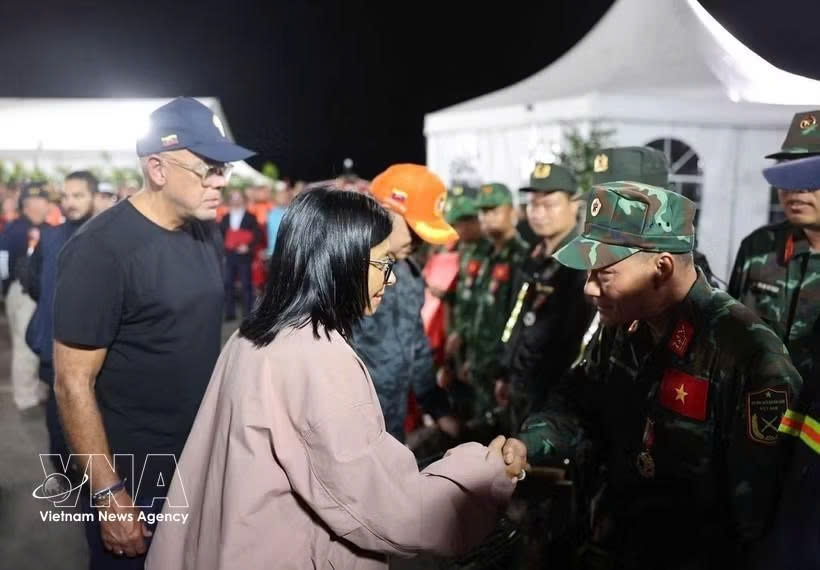venezuela honours international rescue teams, sends thanks to vietnam s top leader picture 1