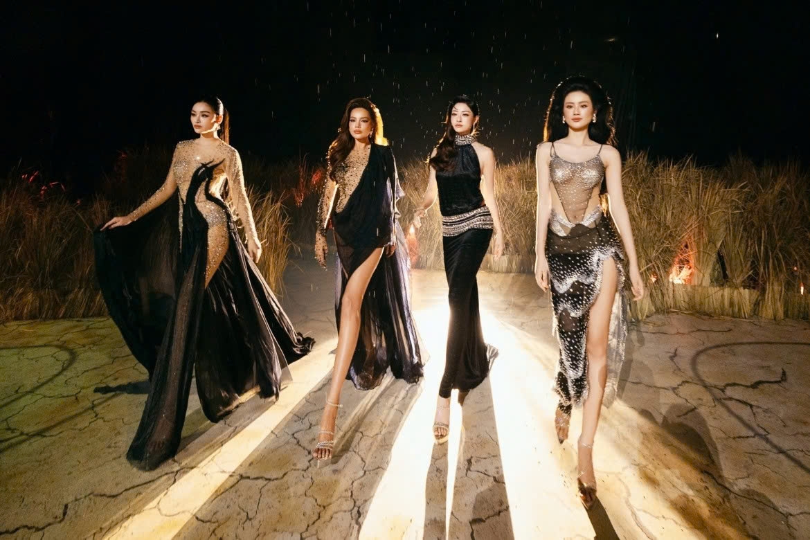 vietnamese beauty queens walk runway covered with rice plants picture 14