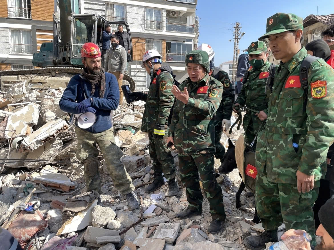 vietnam s humanitarian contribution through overseas disaster relief missions picture 1