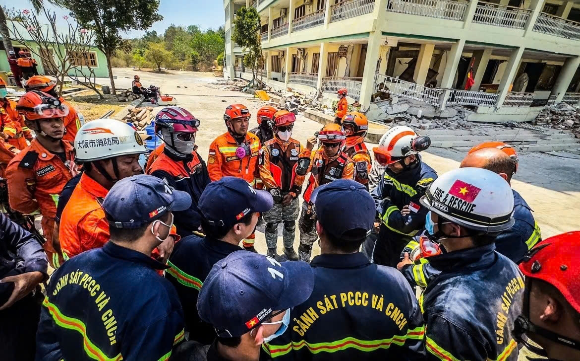 vietnam s humanitarian contribution through overseas disaster relief missions picture 7