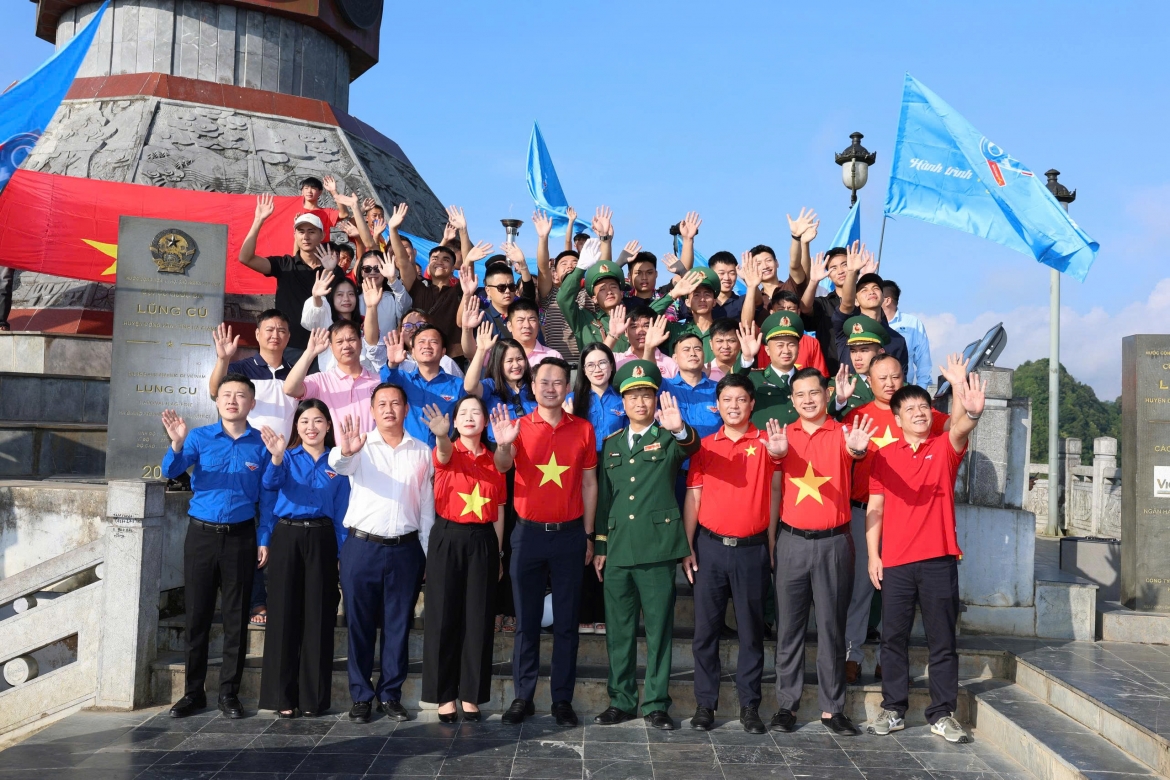 Vietjet cùng tuổi trẻ cả nước nối dài hành trình “Tôi yêu Tổ quốc tôi”