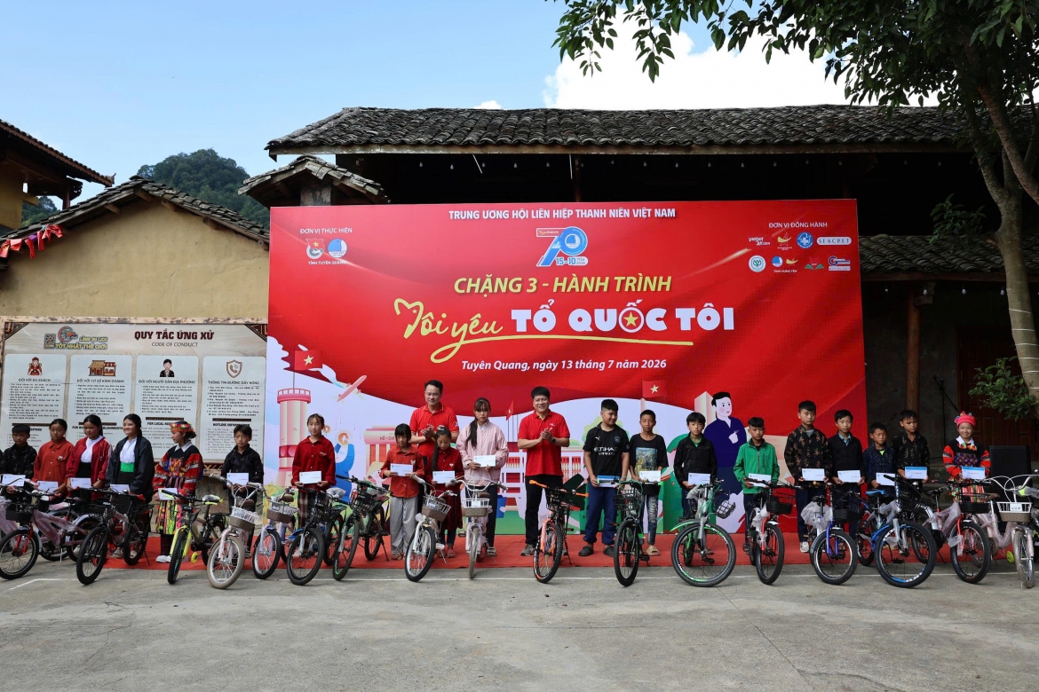 vietjet cung tuoi tre ca nuoc noi dai hanh trinh toi yeu to quoc toi hinh anh 2