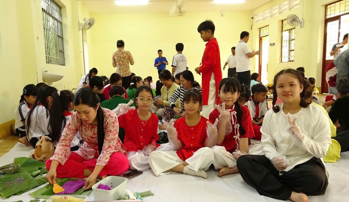 can tho chi hon 4,2 ty dong day tieng viet cho tre em dan toc truoc lop 1 hinh anh 2