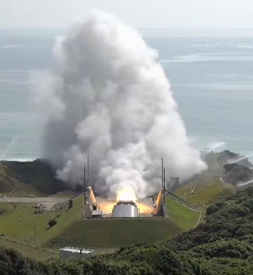 jaxa dot chay thanh cong tang 2 dong co ten lua day co nho the he moi epsilon-s hinh anh 2