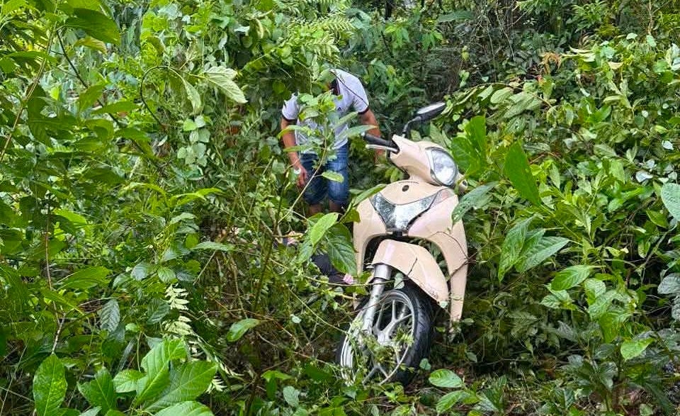 phat hien me tu vong, con gai bi thuong nang tai vach da ven duong o ha tinh hinh anh 1