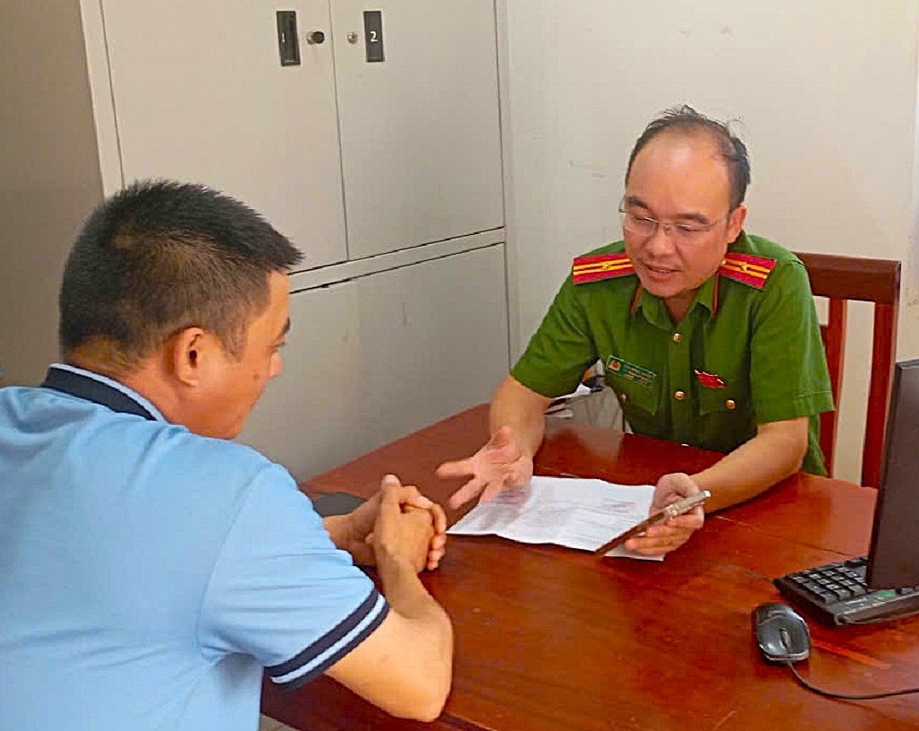 xu phat nguoi dan ong o nghe an boi nho luc luong chuc nang tren mang xa hoi hinh anh 1