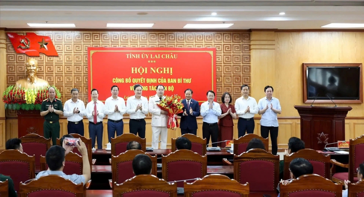 ban bi thu chi dinh giam doc cong an tinh lai chau tham gia ban thuong vu tinh uy hinh anh 3