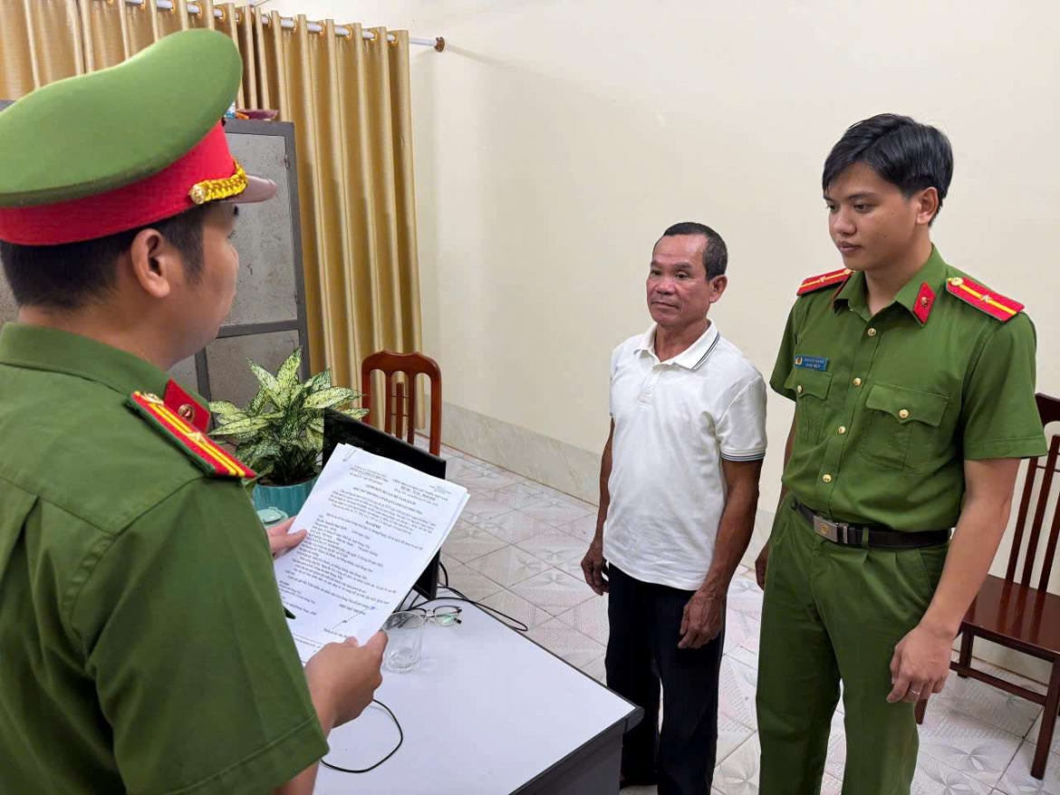 mau thuan khi thanh toan tien nhau, 2 nguoi dan ong o hung yen bi khoi to hinh anh 1