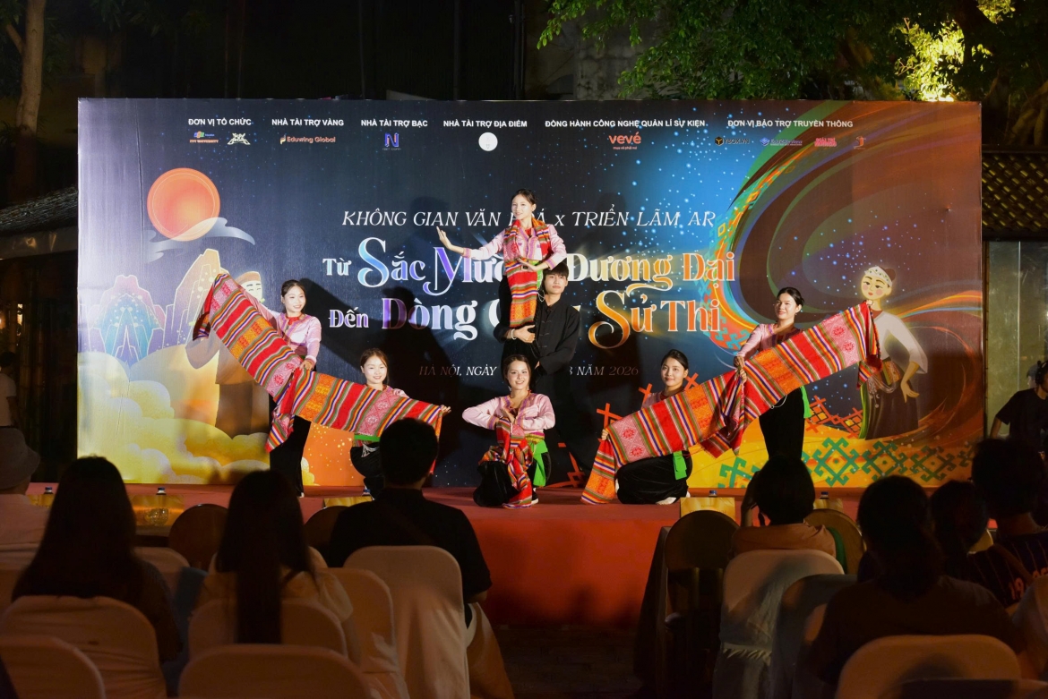 nguoi tre va hanh trinh dua di san cham vao duong dai hinh anh 3