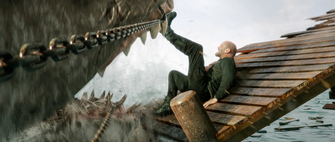  tau buon nguoi dua jason statham vao hanh trinh bao thu khoc liet hinh anh 2