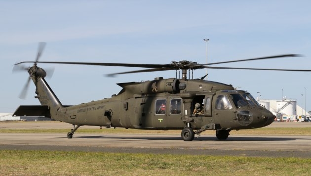 truc thang uh-60m black hawk cua my khoac ao moi trong chien tranh uav hinh anh 2