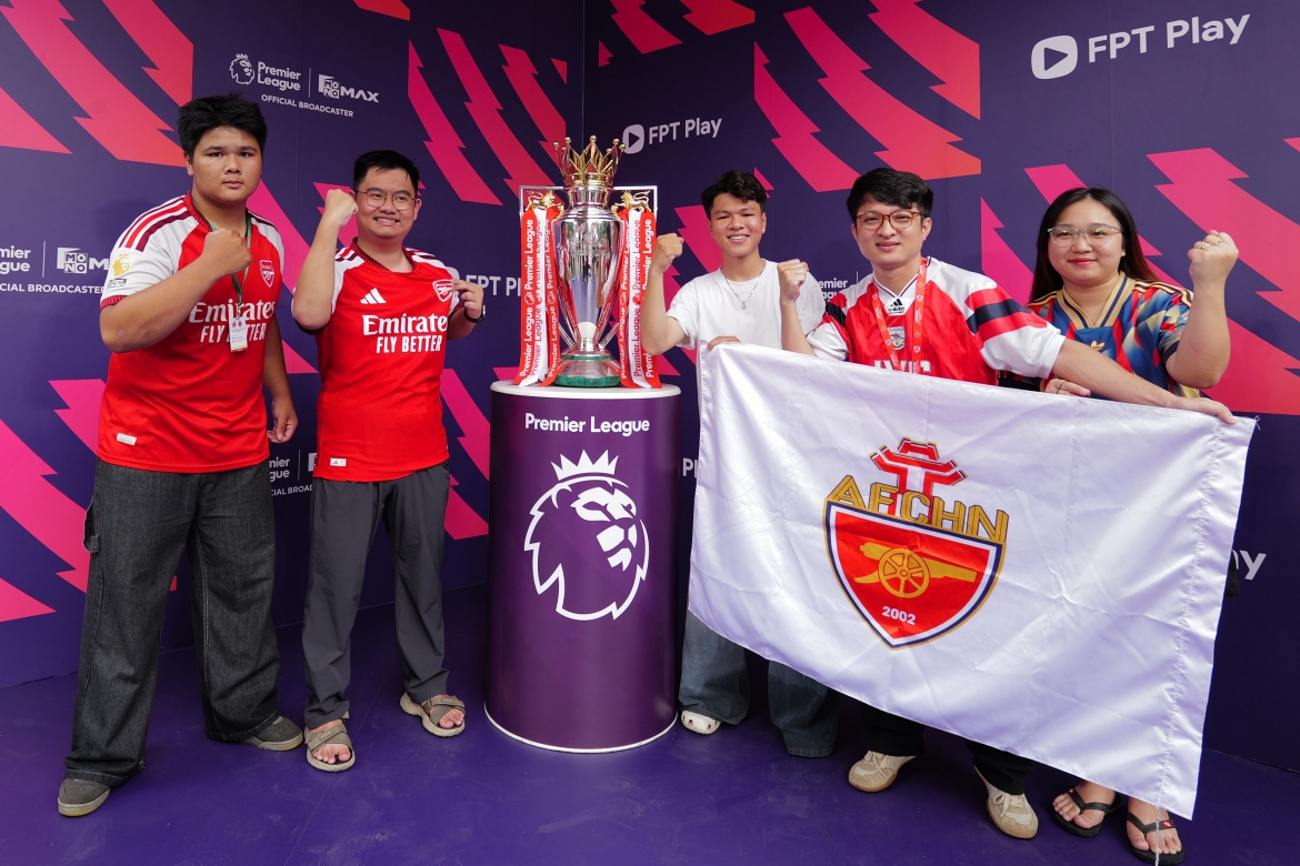 su kien mang cup ngoai hang anh toi viet nam thu hut hang nghin fan tham du hinh anh 3