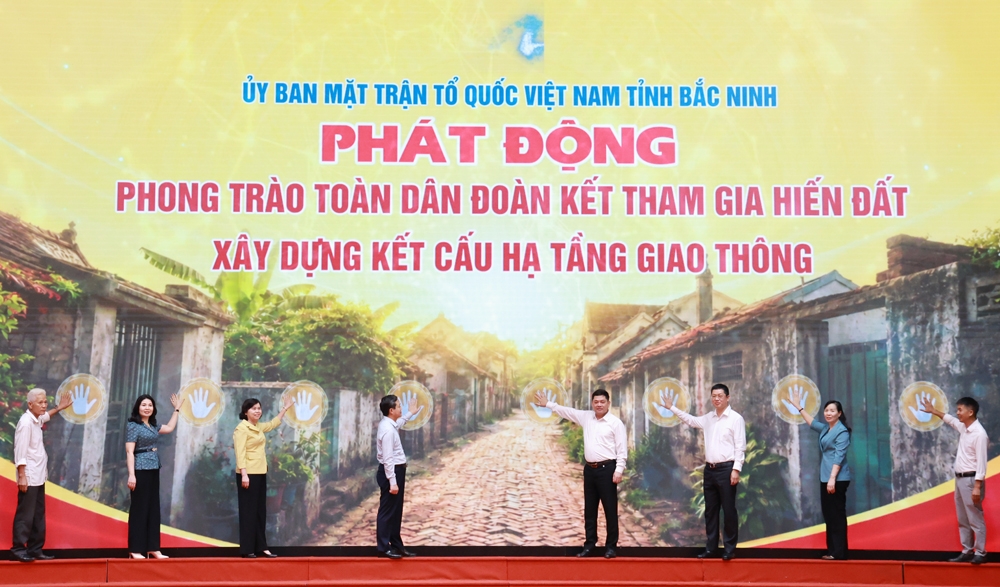 bac ninh phat dong phong trao hien dat, chung suc lam duong hinh anh 2