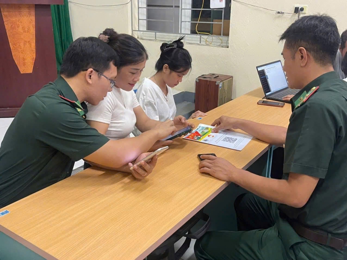 Dua chuyen doi so den tung ho dan vung bien muong lat hinh anh 1