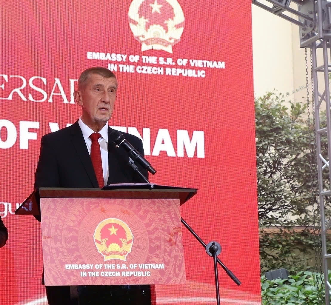 lan toa tinh than doan ket quoc te cua chu tich ho chi minh tai praha, sec hinh anh 2
