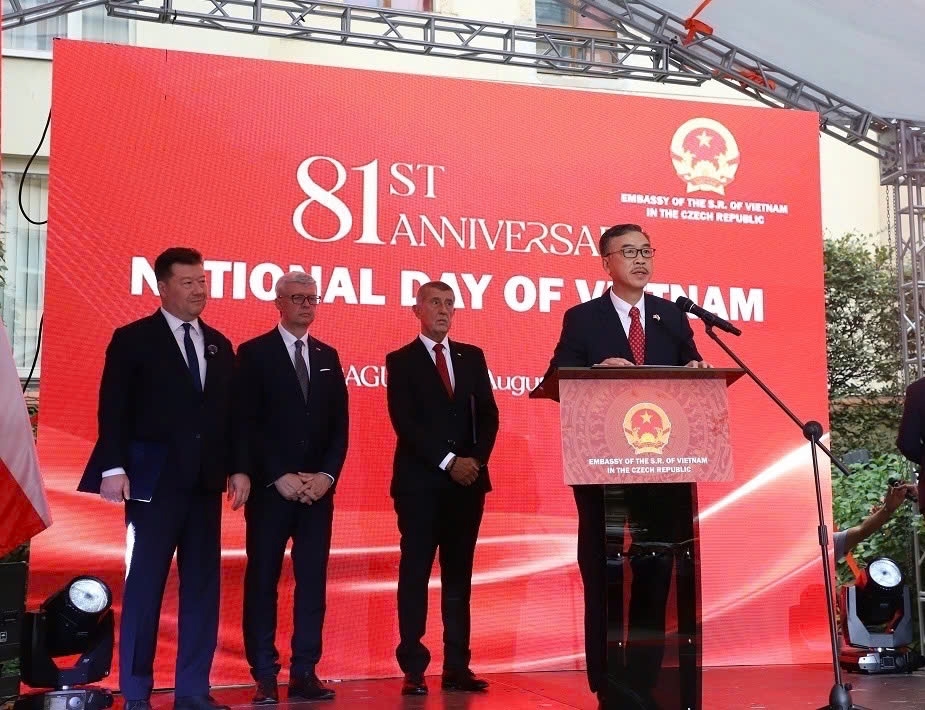 lan toa tinh than doan ket quoc te cua chu tich ho chi minh tai praha, sec hinh anh 3