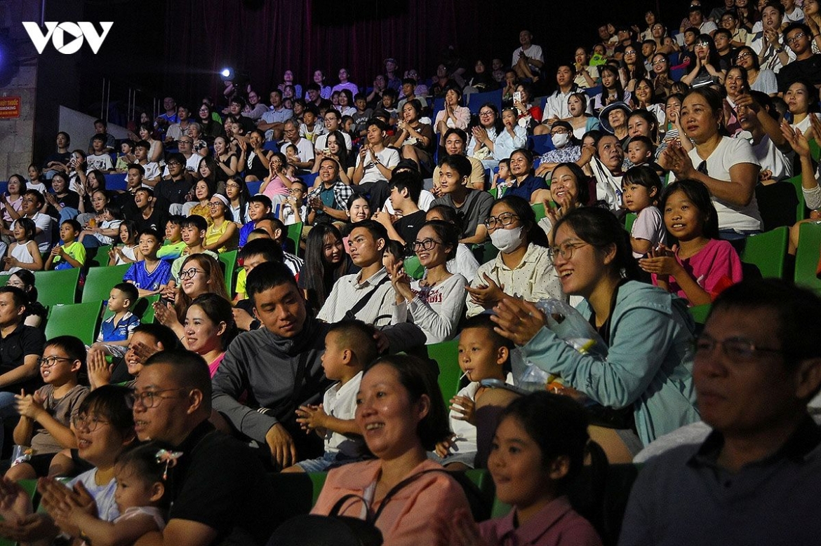 special circus show brings history to life for national day picture 20