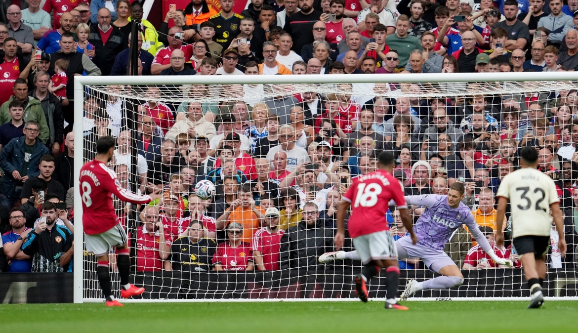 bruno fernandes lap hat-trick, mu thang nguoc ipswich day kich tinh hinh anh 5