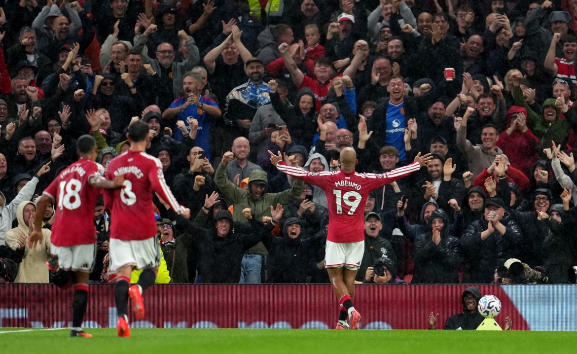bruno fernandes lap hat-trick, mu thang nguoc ipswich day kich tinh hinh anh 3