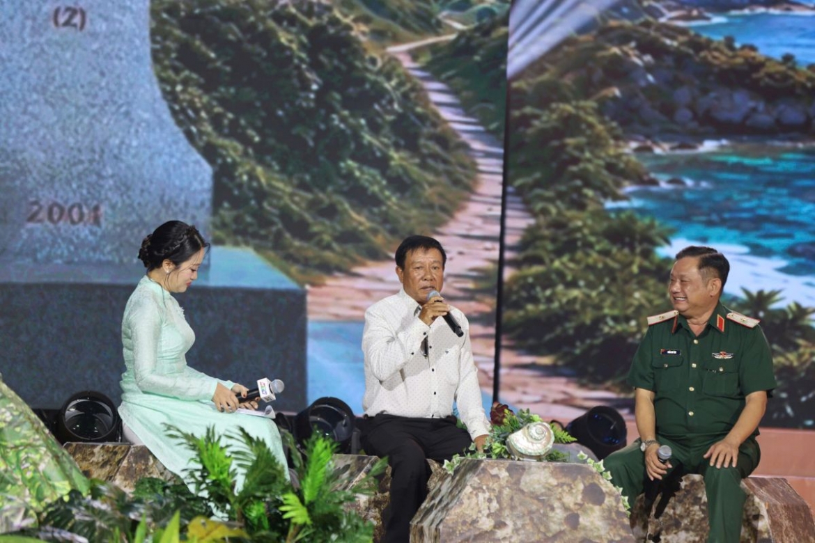hon 55 ty dong tiep suc can bo, chien si va nguoi dan noi bien gioi, hai dao hinh anh 1
