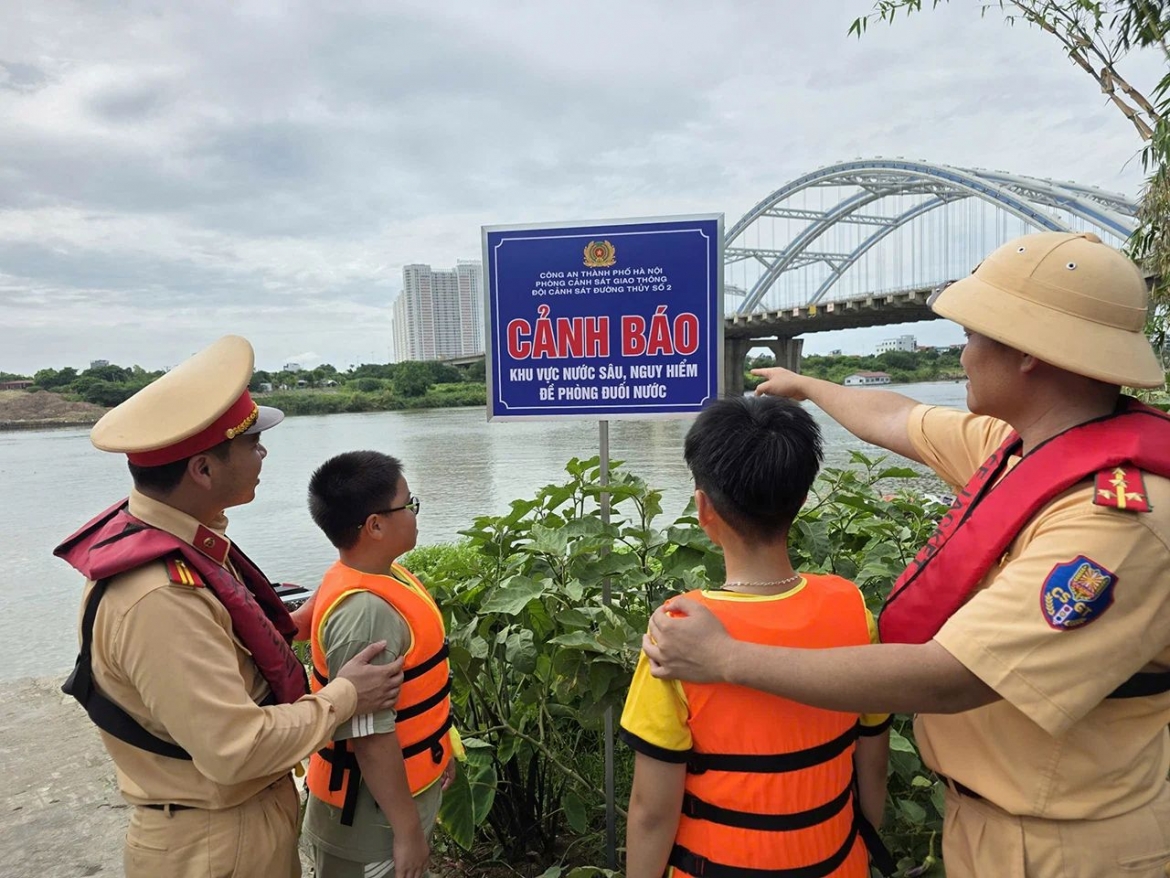 phong chong duoi nuoc ha noi tang ky nang sinh ton cho tre dip he hinh anh 3