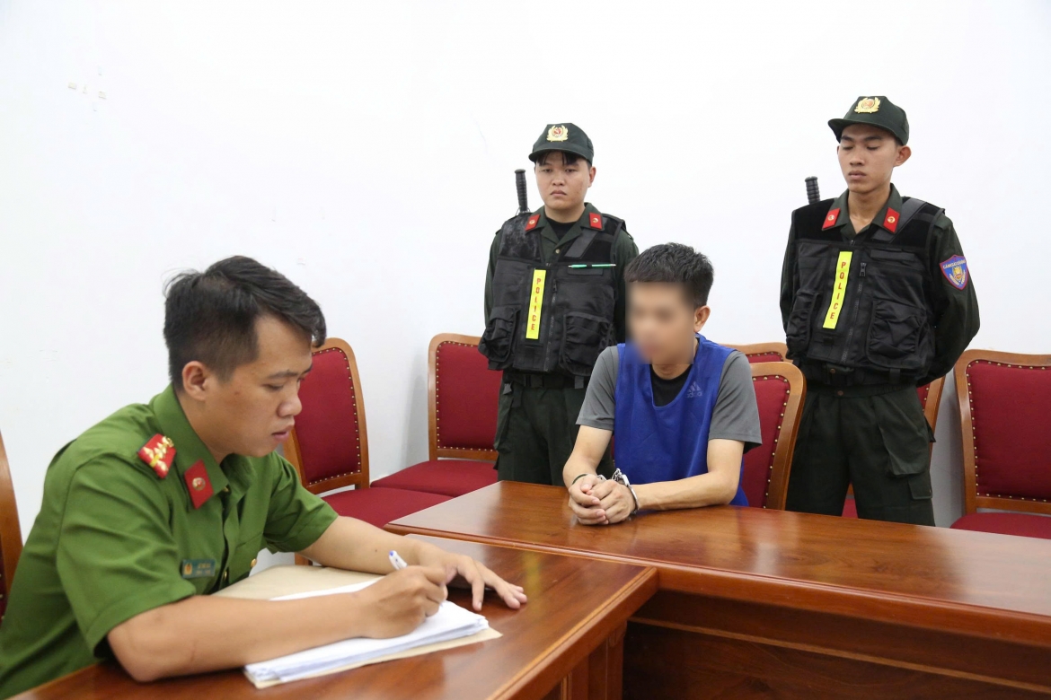 bat 40 doi tuong trong duong day co bac qua mang quy mo lon hinh anh 2