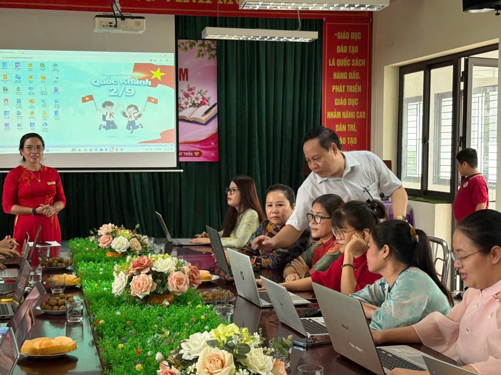 so hoa quan tri truong hoc sau sap nhap va loi giai tu vnedu hinh anh 1