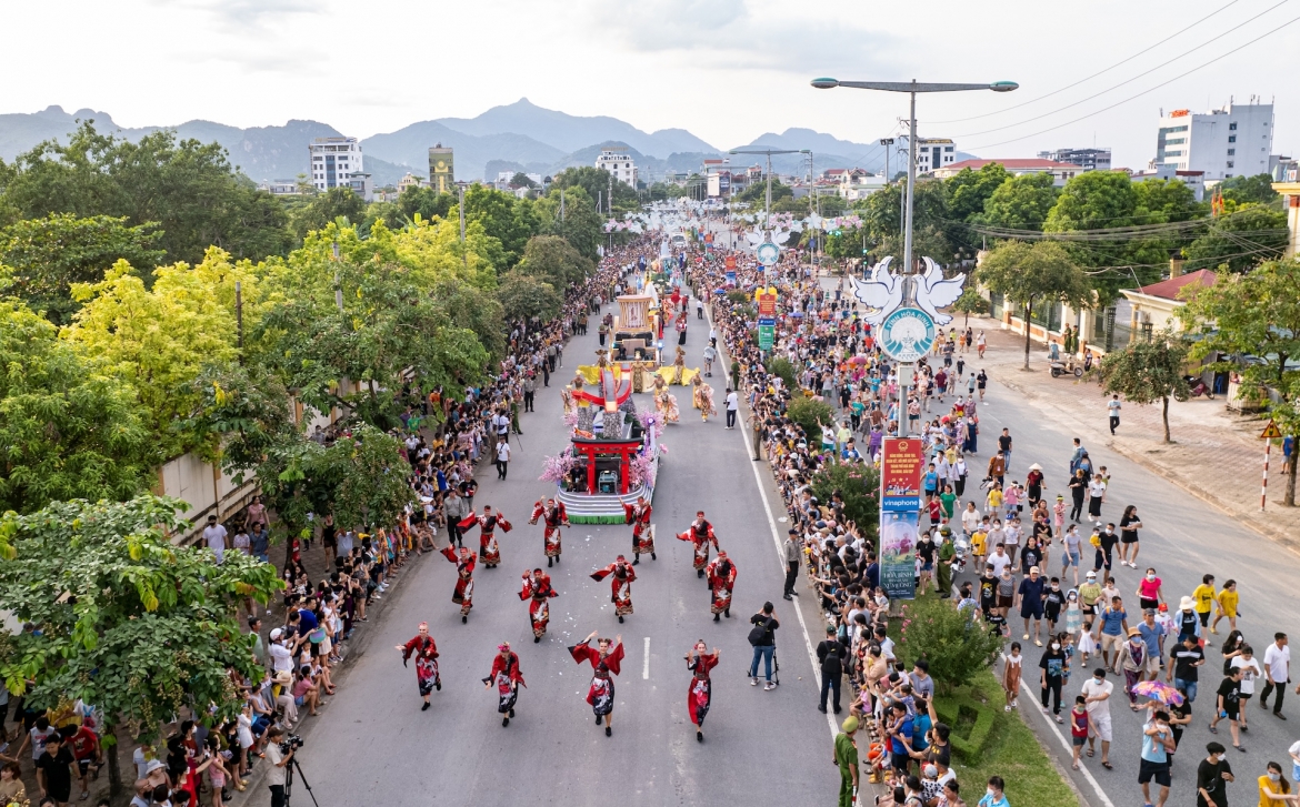 Don cho carnival, dai nhac hoi quy mo lon tai nghe an chao mung quoc khanh 2 9 hinh anh 3