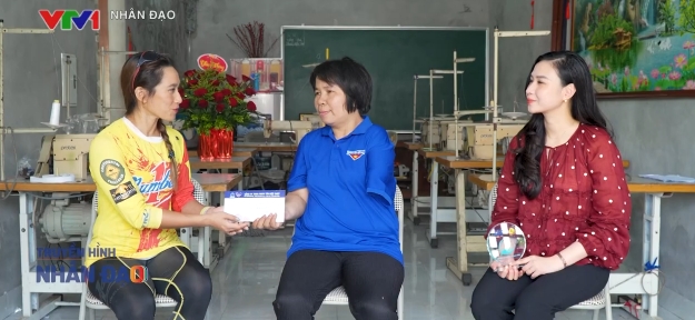 Người phụ nữ khiếm khuyết gần 20 năm đồng hành cùng hơn 720 người khuyết tật